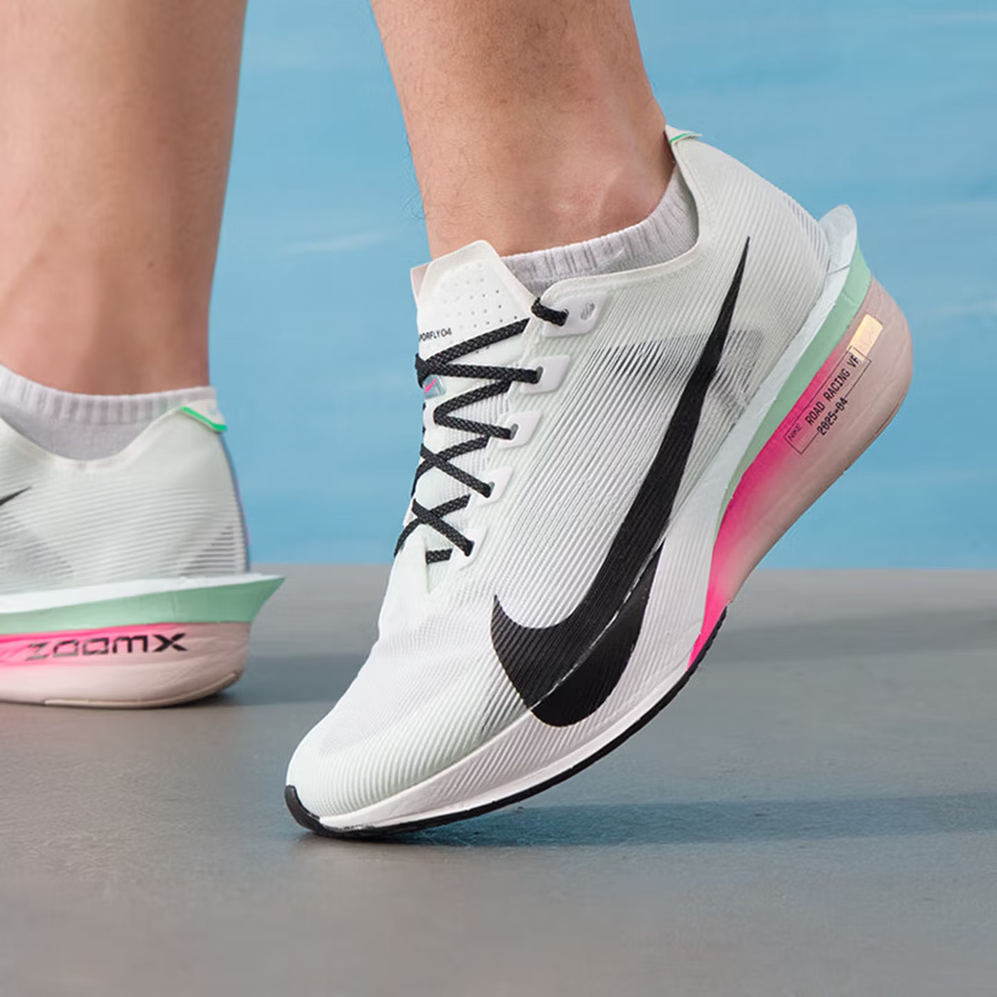 NIKE VAPORFLY 4 メンズ ランニングシューズ  - Men Shoes Size Nike のレビューと価格