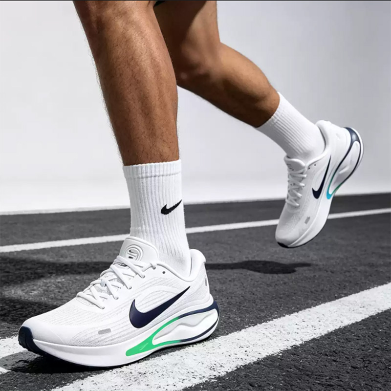 ナイキ メンズシューズ JOURNEY RUN - プロフェ - Men Shoes Size Nike のレビューと価格
