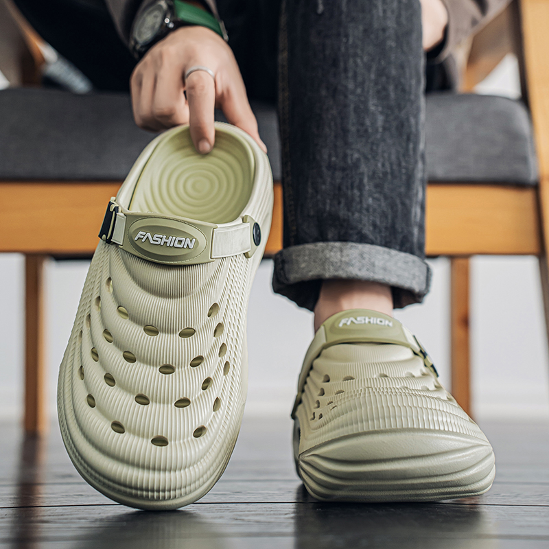 新しいカップルモデルホールシューズ夏の女性のサンダルビーチ軽 - Men'S Shoes In Style のレビューと価格